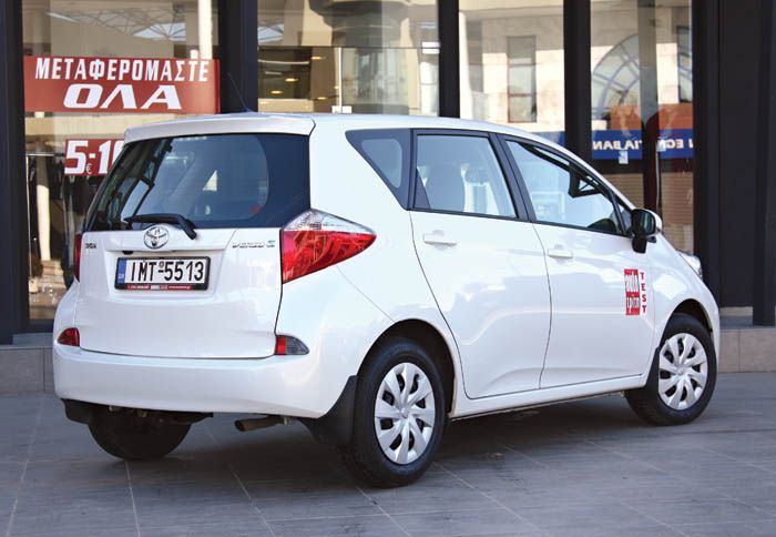 Σχετικά λιτό, αλλά και αρκετά ξεχωριστό αισθητικά είναι το Verso-S ενώ οι μικρές του διαστάσεις το καθιστούν χρηστικό στην κίνηση της πόλης. Σχετικά λιτό, αλλά και αρκετά ξεχωριστό αισθητικά είναι το Verso-S ενώ οι μικρές του διαστάσεις το καθιστούν χρηστικό στην κίνηση της πόλης.